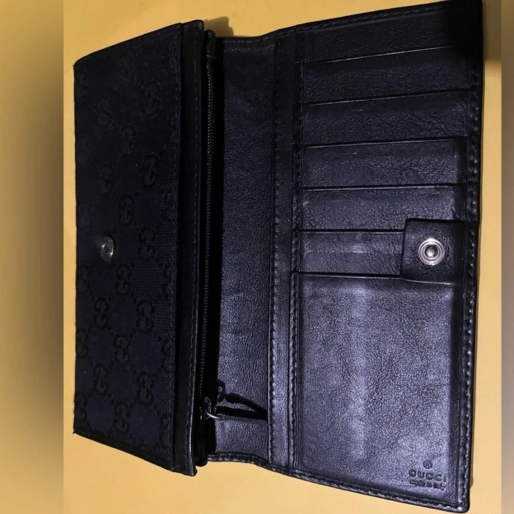 Gucci Black Wallet-EUC - Picture 3 of 14